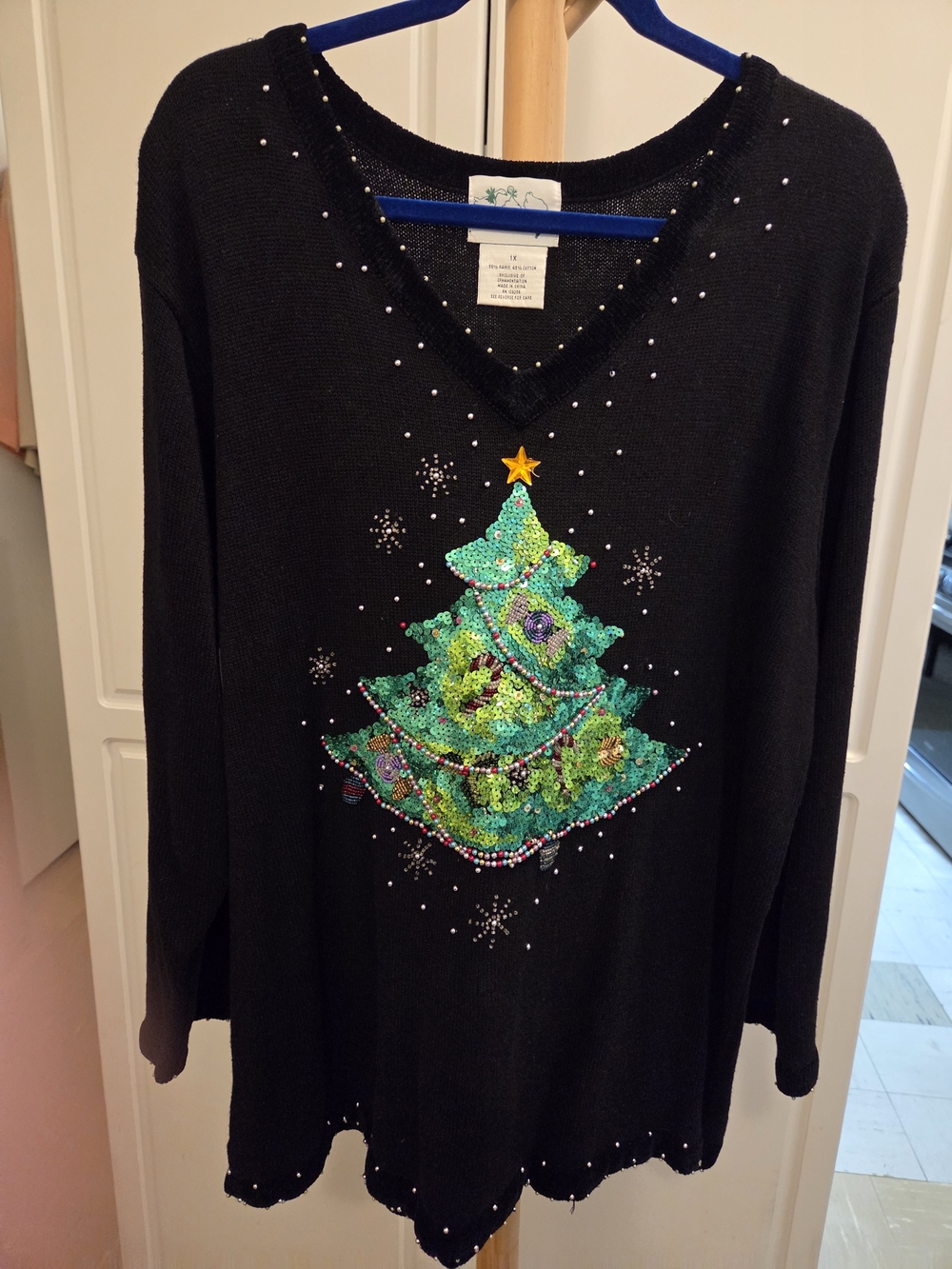 Black Sequin Christmas Tree V-Neck Women's Sweater